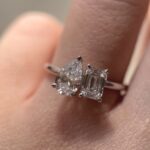 Phoebe Toi et Moi Ring | 0.57 ct pear and 0.64 ct emerald ring | Lab Grown Diamond - Image 2