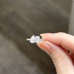 Phoebe Toi et Moi Ring | 0.57 ct pear and 0.64 ct emerald ring | Lab Grown Diamond - Image 3